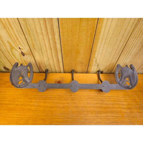 Cast Iron Coat Rack With Horsehead and Horseshoe - Picture 8 of 8